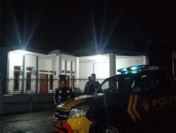 Anggota Unit Samapta Polsek Sukasari Rutin Laksanakan Patroli KRYD Blue Light / Malam hari di Wilayah Kecamatan Sukasari Kabupaten Sumedang
