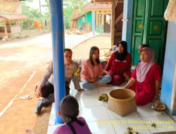 Bripka Agus Sukmana Bbktm Desa Sukamukti melaksanakan sambang/silatrahmi Kamtibmas dan dumas keliling dalam rangka BEYOND TRUST PRESISI