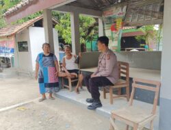 Jalin Silaturahmi dengan Warga Binaan Bhabinkamtibmas Desa Marongge Berikan Pesan-pesan Kamtibmas.