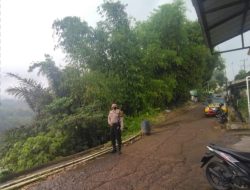 KAPOLSEK SUKASARI BESERTA ANGGOTA SAMAPTA POLSEK SUKASARI MELAKSANAKAN PATROLI SIANG HARI KE TEMPAT TEMPAT RAWAN GANGGUAN KAMTIBMAS DI WILAYAH KECAMATAN SUKASARI