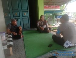 Kapolsek Tanjungmedar Iptu Gungun Wagiman melaksanakan sambang/silatrahmi kamtibmas ke warga masyarakat