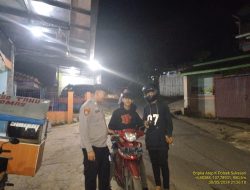 Anggota Unit Samapta Polsek Sukasari Rutin Laksanakan Patroli KRYD Blue Light / Malam hari di Wilayah Kecamatan Sukasari Kabupaten Sumedang