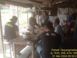 Kapolsek Tanjungmedar IPTU GUNGUN WG melaksanakan Kegiatan Jumat Curhat
