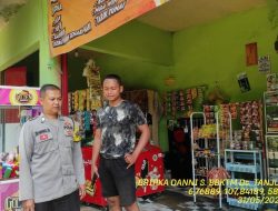 Bripka Dani Santika bersama Bripda Farizal melaksanakan sambang/silatrahmi Kamtibmas dan dumas keliling dalam rangka BEYOND TRUST PRESISI