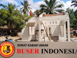 Satgas TMMD Ke 120 Kodim 0404/Muara Enim Pasang Rangka Plafon Dan Kerangka Baja Atap RTLH Milik Pak Budi Warsito 