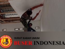 Pemasangan Plafon untuk Rehabilitasi RTLH Milik Bapak Ngatijan Hampir Rampung