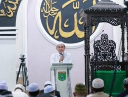 Bupati Tanbu Zairullah Sholat Idul Adha 1445H di Mesjid Darul Azhar sekaligus Halal Bihalal