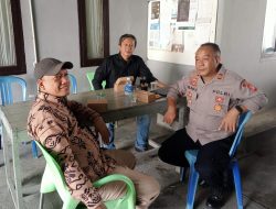 Silaturahmi Kamtibmas Kapolsek Tomo Kepada Aparatur Desa Tomo.