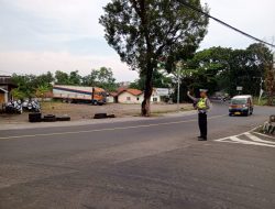 Pengaturan Lalu -lintas Pagi Hari, Bentuk Pelayanan Polsek Tomo Kepada Masyarakat Pengguna Jalan Raya.