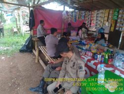 KAPOLSEK SUKASARI BESERTA ANGGOTA SAMAPTA POLSEK SUKASARI MELAKSANAKAN PATROLI SIANG HARI KE TEMPAT TEMPAT RAWAN GANGGUAN KAMTIBMAS DI WILAYAH KECAMATAN SUKASARI