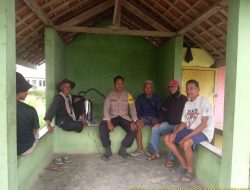 Bhabinkamtibmas Polsek Tomo Ajak Warga Binaan Tingkatkan Gotong Royong.