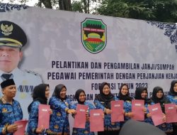 Pelantikan Para Pegawai Pemerintah Dengan Perjanjian Kerja Purwakarta Di Taman Pasanggrahan Padjadjaran