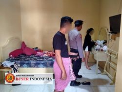 Diduga lagi Wik wik 3 Pasangan Mesum di Grebek Polisi