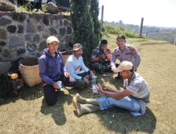 SINERGRITAS TNI POLRI MELAKSANAKAN SAMBANG SILATURAHMI BERSAMA DIWILAYAH DESA Banyuresmi KEC. SUKASARI KAB. SUMEDANG