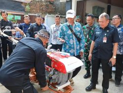 33 Hand Traktor Bantuan Kementerian Pertanian Diserahkan Secara Simbolis Oleh Pj Bupati Purwakarta