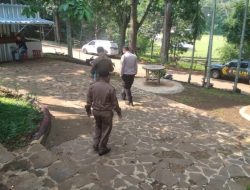 KAPOLSEK SUKASARI BESERTA ANGGOTA SAMAPTA POLSEK SUKASARI MELAKSANAKAN PATROLI SIANG HARI KE TEMPAT TEMPAT RAWAN GANGGUAN KAMTIBMAS DI WILAYAH KECAMATAN SUKASARI