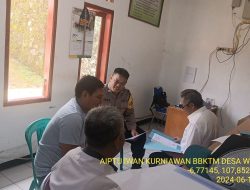 Aiptu Iwan Kurniawan Bhabinkamtibmas Polsek Tanjungmedar Polres Sumedang sambangi aparatur Desa binaan