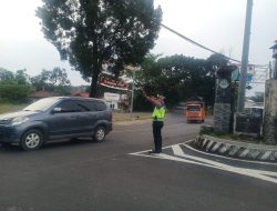 Patroli Lalu – lintas Antisipasi kejadian Laka Lantas dan Kemacetan di wilayah hukum Polsek Tomo.