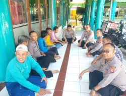 Jumat Curhat Kapolsek Tomo di Masjid Nurul Iman Desa Tomo.