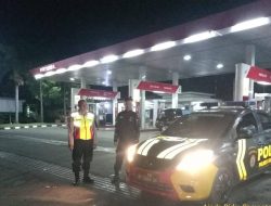 Meminimalisir Kriminalitas pada Malam hari, Samapta Polsek Tomo laksanakan Patroli “Blue Light”