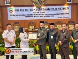 Pemkab Serahkan Buku Raperda Pertanggungjawaban Pelaksanaan APBD 2023 Kepada DPRD Blora