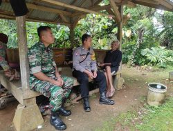 Untuk menjaga Sinergitas TNI/POLRI, Bhabinkamtibmas bersama Babinsa melaksnakan sambang/silaturahmi Kamtibmas