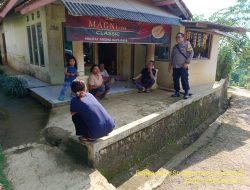 Bripka Agus Sukmana melaksanakan sambang/silatrahmi kamtibmas ke warga masyarakat