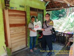 Bripka Agus Sukmana Bktm Desa Tanjungwangi dan Sukamukti , Bagikan Sembako kepada Warga Kurang Mampu dalam Rangka Hari Bhayangkara ke-78