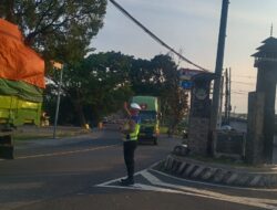 Panit Lantas Polsek Tomo Laksanakan Patroli Rutin Antisipasi Kemacetan dan Laka Lantas.
