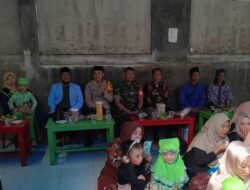 Bhabinkamtibmas menghadiri acara Akhirussanah TKA-TPA Rhaudhatul Fauzan di Dusun Bojongloa RT.02 RW.05 Desa Girimukti Kec.Sumedang Utara Kab.Sumedang