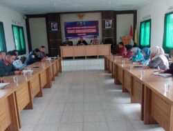 Kapolsek Sukasari iptu Joko Dwiharyono.,SH.,MM. menghadiri rapat koordinasi (Rakor) Forkopimcam Sukasari di aula , dipimpin oleh Camat Sukasari Drs. H. Asep Taufik.