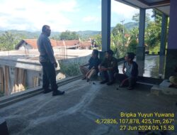 Bripka Yuyun Yuwana melaksanakan sambang/silatrahmi kamtibmas