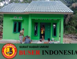 Pemilik Rumah RTLH Gembira Melihat Rumahnya Telah Dicat Satgas TMMD