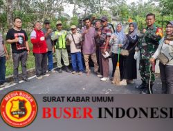 Babinsa Koramil 404-02/PBM Bersama Warga Gotong Royong Pembersihan Lingkungan
