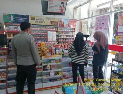Aiptu Aceng, SH Bersama Bripka Yuyun Yuwana melaksanakan sambang/silatrahmi Kamtibmas dan dumas keliling dalam rangka BEYOND TRUST PRESIS