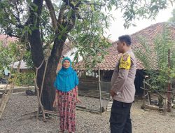 Silaturahmi dengan Warga Binaan Bhabinkamtibmas Desa Marongge Berikan Pesan-pesan Kamtibmas.