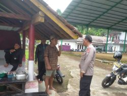 Aiptu Eded bersama Aipda Tata Sasmita melaksanakan sambang/silatrahmi kamtibmas ke warga masyarakat