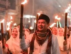 Sekretaris Daerah Purwakarta Bersama Jajaran Pawai Obor Malam Tahun Baru 1446 Hijriah