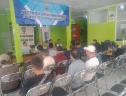 Bhabinkamtibmas menghadiri rapat Pemberdayaan Lembaga Kemasyarakatan Tingkat Kelurahan Situ Kecamatan Sumedang Utara Kabupaten Sumedang Tahun 2024.