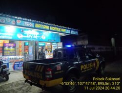 Anggota Unit Samapta Polsek Sukasari Rutin Laksanakan Patroli KRYD Blue Light / Malam hari di Wilayah Kecamatan Sukasari Kabupaten Sumedang