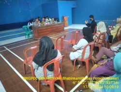 Polsek Sukasari melaksanakan kegiatan Jumat Curhat untuk menampung aspirasi warga dan meningkatkan kinerja Polri sebagai pelindung dan pengayom masyarakat