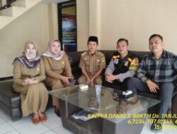 Bripka Dani Santika melaksanakan sambang/silatrahmi Kamtibmas dan dumas keliling dalam rangka BEYOND TRUST PRESISI di wilayah Kec. Tanjungmedar