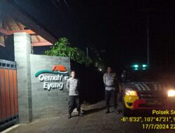 Anggota Unit Samapta Polsek Sukasari Rutin Laksanakan Patroli KRYD Blue Light / Malam hari di Wilayah Kecamatan Sukasari Kabupaten Sumedang