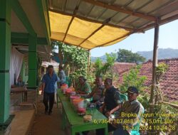 Kegiatan Pam Swakarsa dalam rangka syukuran pernikahan di Dusun cilutung desa kertamukti Kec Tanjungmedar Kab. Sumedang