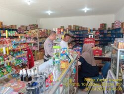 Aiptu Nana Sujana Bersama Bripka Yuyun Yuwana melaksanakan sambang/silatrahmi Kamtibmas dan dumas keliling dalam rangka BEYOND TRUST PRESISI di wilayah Kec. Tanjungmedar