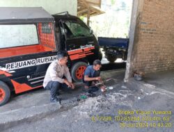 Aiptu Nana Sujana Bersama Bripka Yuyun Yuwana melaksanakan sambang/silatrahmi kamtibmas ke warga masyarakat