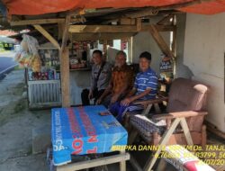 Aipda Vera Kusnandar bersama Bripka Dani Santika sambangi warga masyarakat Desa binaan