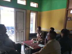 Bhabinkamtibmas Desa Tanjungmekar Sambangi Warga Desa Binaanya