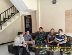 Untuk menjaga Sinergitas TNI/POLRI, Bhabinkamtibmas bersama Babinsa melaksnakan sambang/silaturahmi Kamtibmas