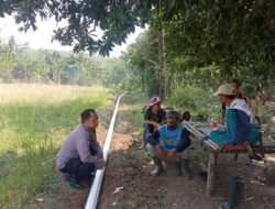 Bhabinkamtibmas Desa Karyamukti Aktif Sambangi Warga Binaan.
